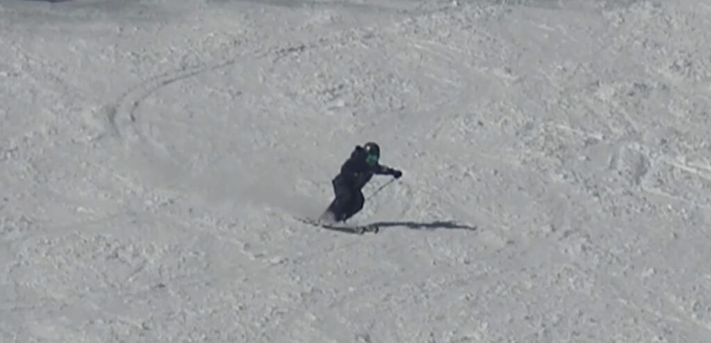スキー　上級者　カービング